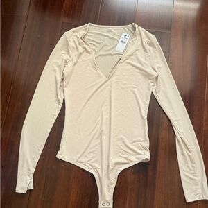 Express Cream V-Neck Long Sleeve Bodysuit